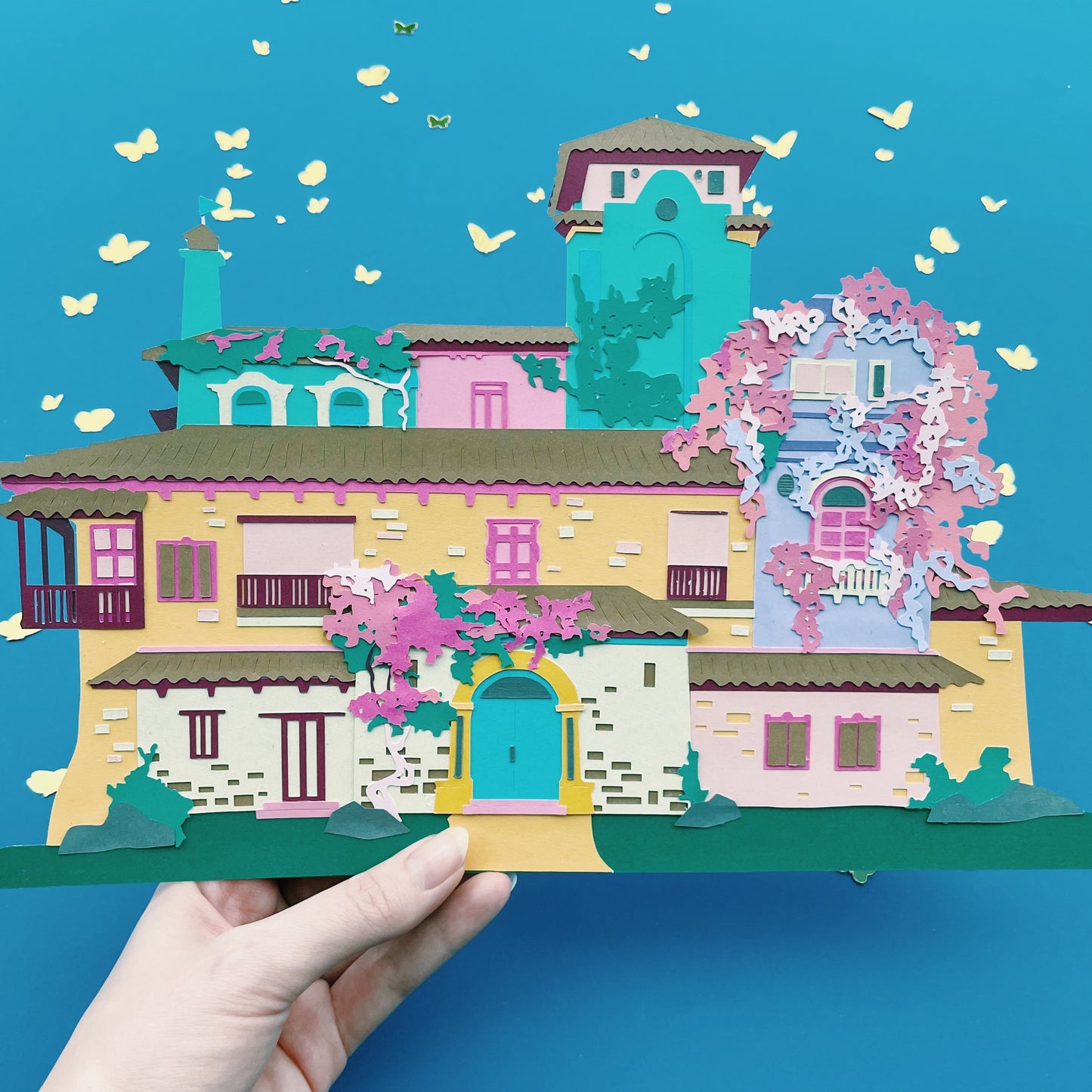 Casita Statement Floating Frame